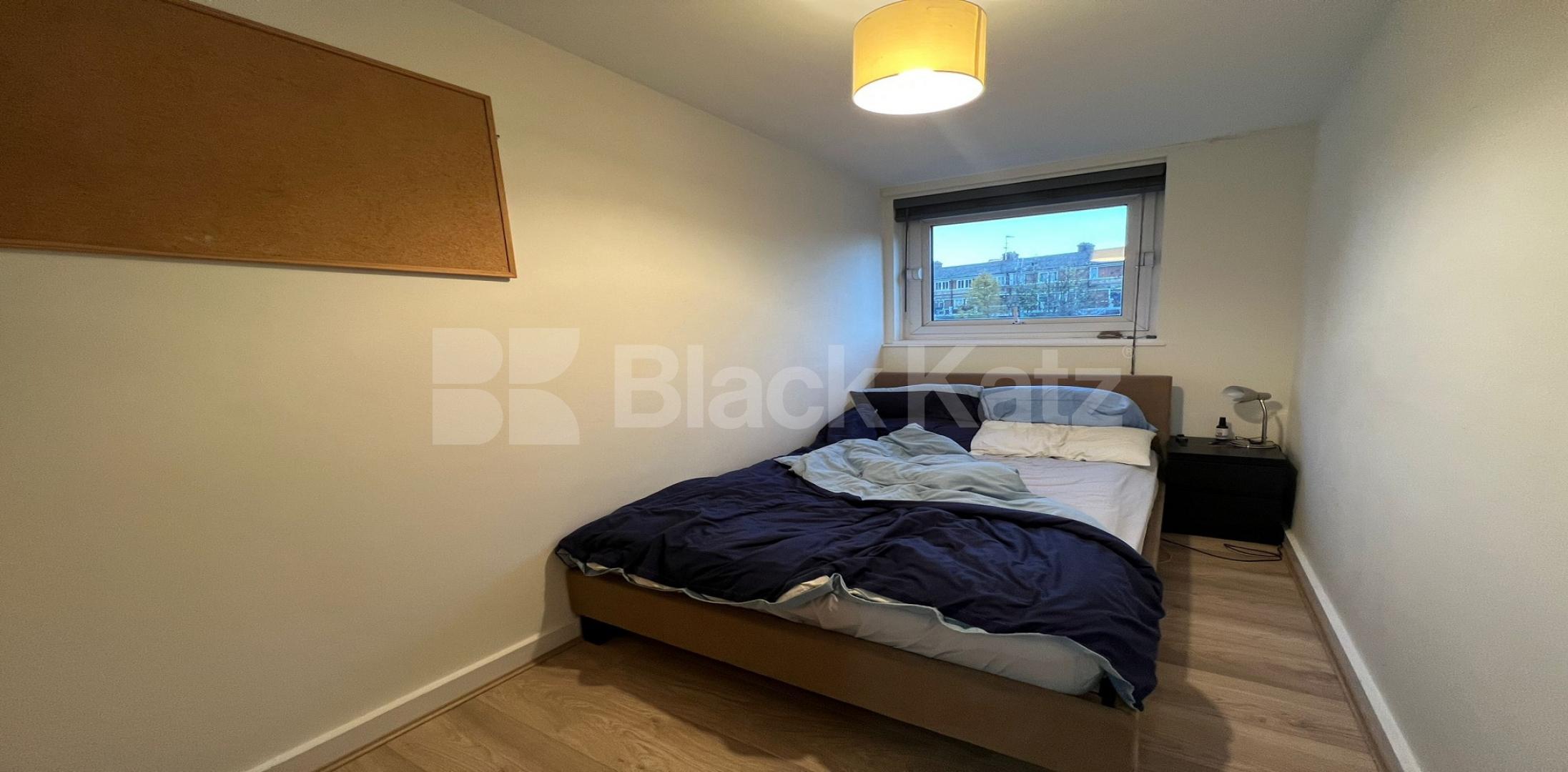 stylish and contemporary three bed flat with garden Coxson way , Tower Bridge