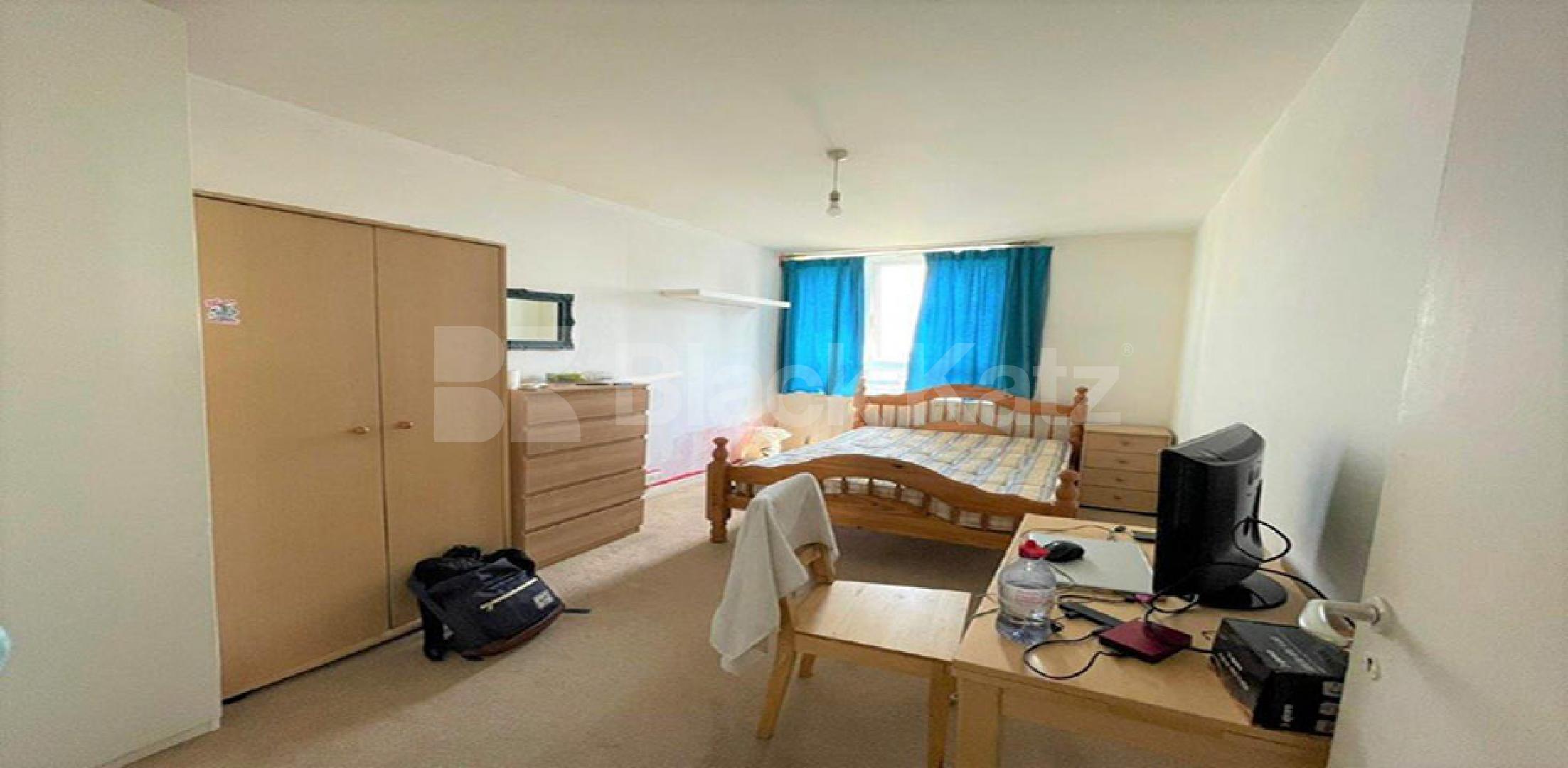 Spacious two double bedroom property mins away from Euston Munster Square, Euston