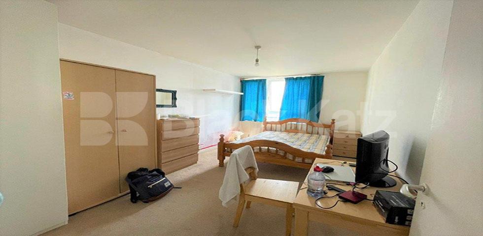 Spacious two double bedroom property mins away from Euston Munster Square, Euston