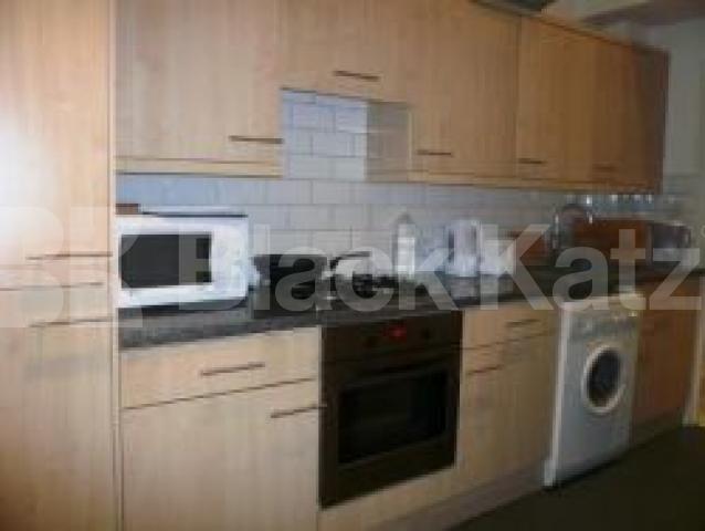 			VIEWINGS ARE HIGHLY RECOMMENDED!, Studio Apartment, 1 bath, 1 reception Flat			 Constantine Road, BELSIZE PARK