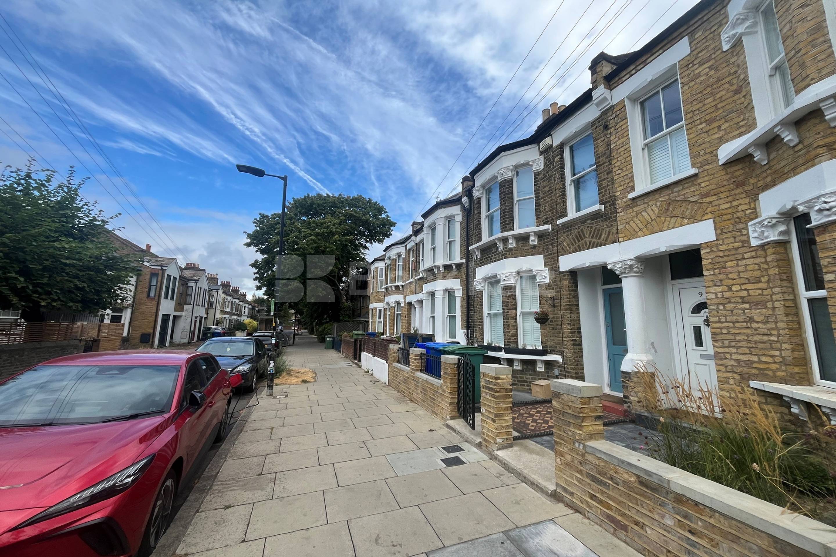 Offering 1110 Sq.Ft. of living & entertaining space Coleman Road, Camberwell SE5
