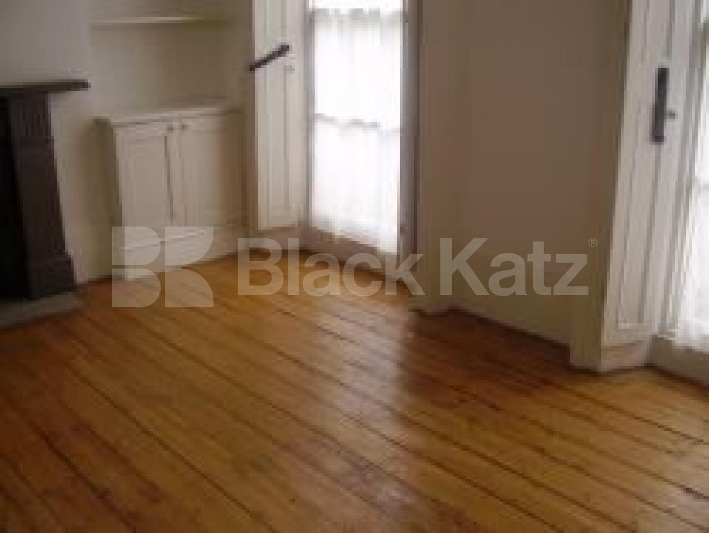 			3 Bedroom, 1 bath, 1 reception Flat			 Copenhagen Street, ANGEL N1