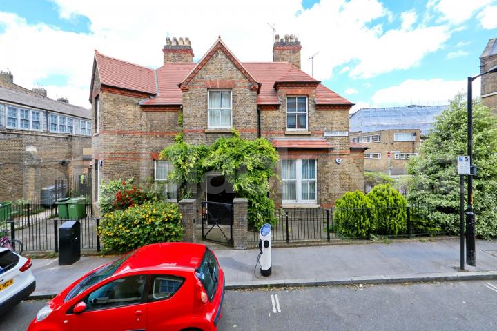Rarely available duplex apartment with patio area in former converted vicarage   Copperfield St, Borough