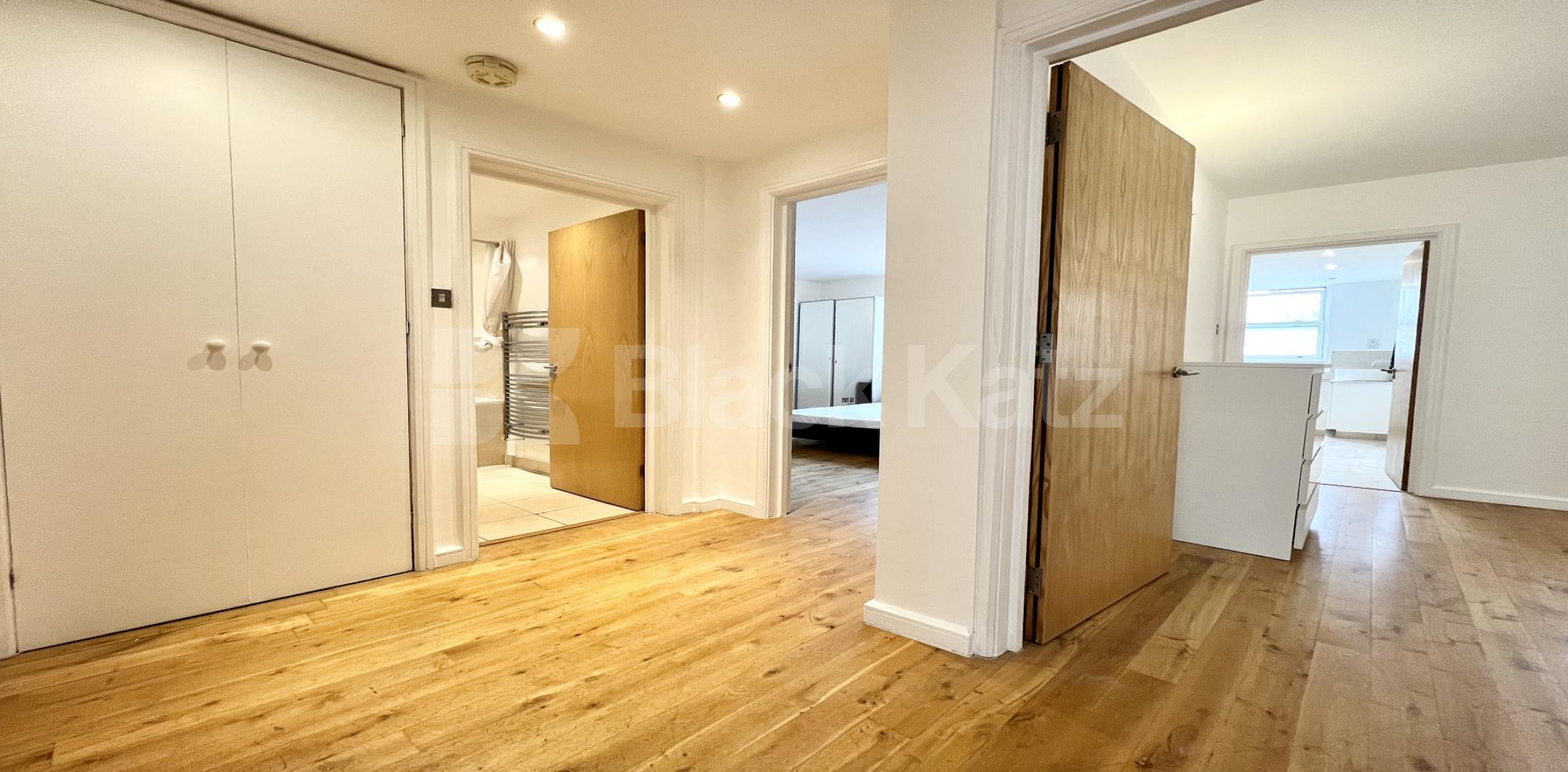 			2 Bedroom, 2 bath, 1 reception Apartment			 Marshalsea Road, Borough