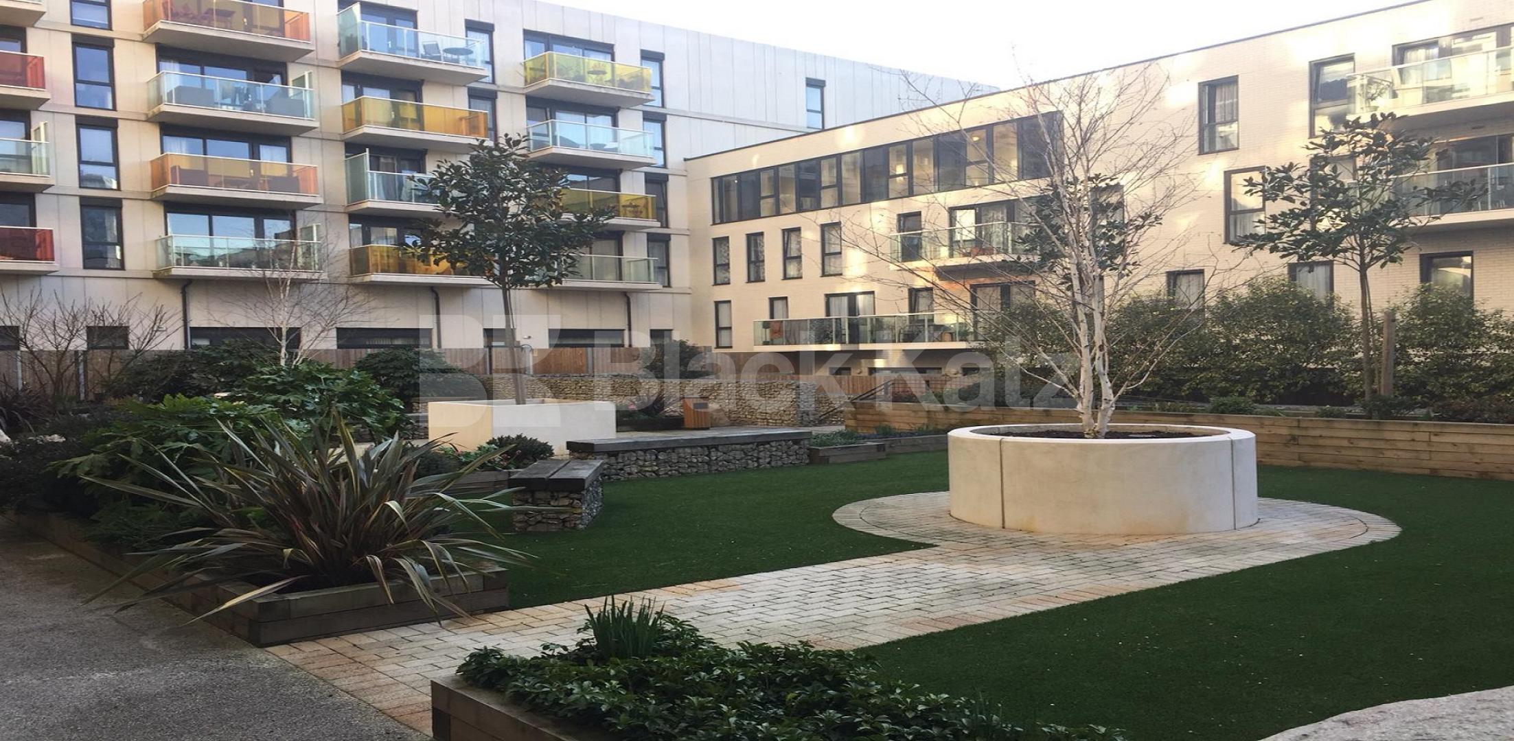 			UNDER OFFER  (Includes Water Rates). , 1 Bedroom, 1 bath, 1 reception Apartment			 Denning Point. Commercial Street., Aldgate 