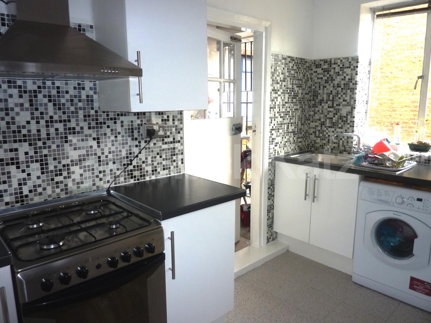 			NEW INSTRUCTION, 3 Bedroom, 1 bath, 1 reception Flat			 Margery Street, Russell Sq-Clerkenwell