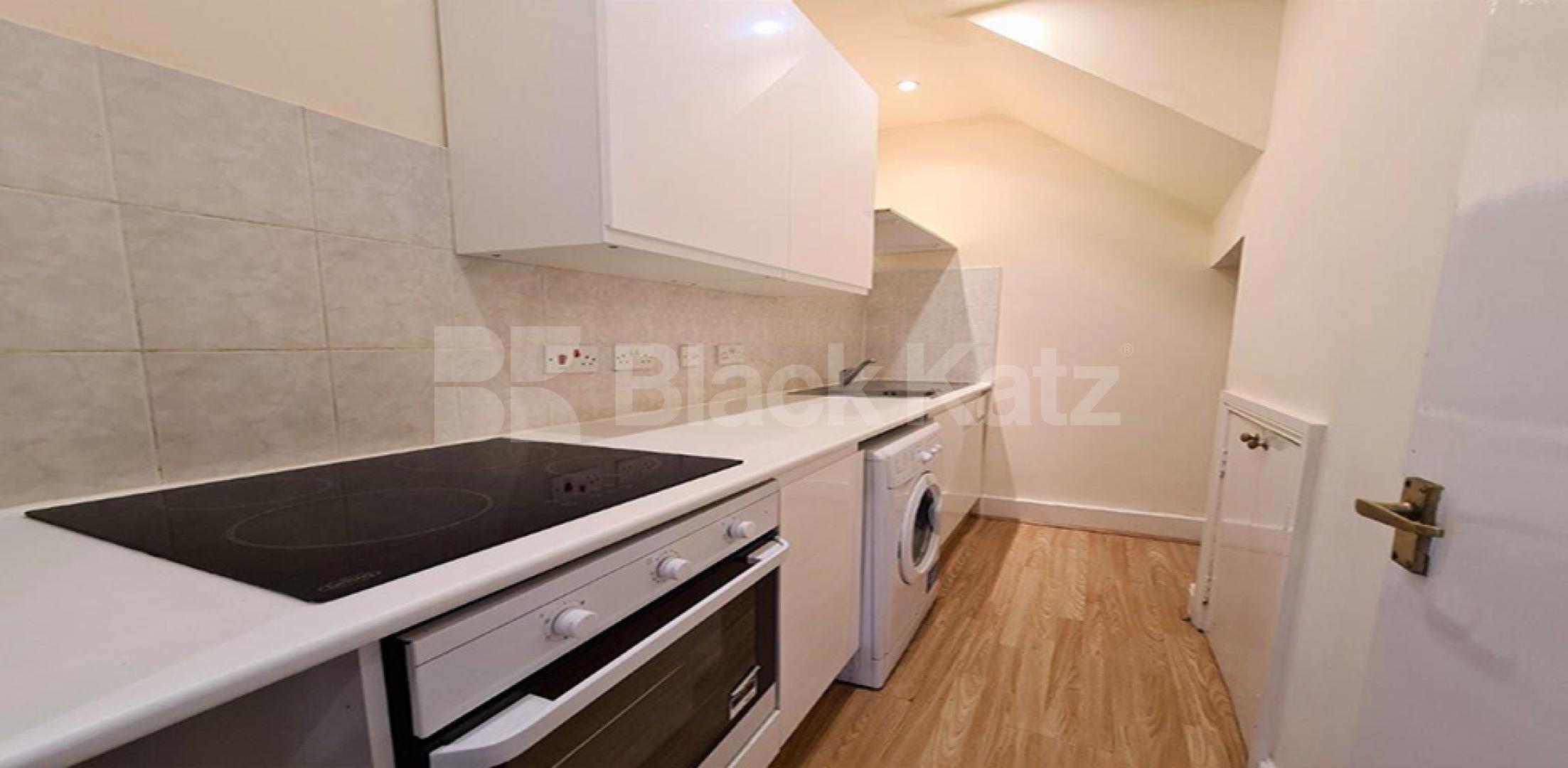 			NEW INSTRUCTION!, 3 Bedroom, 1 bath, 1 reception Mews House			 Criterion Mews, ARCHWAY 