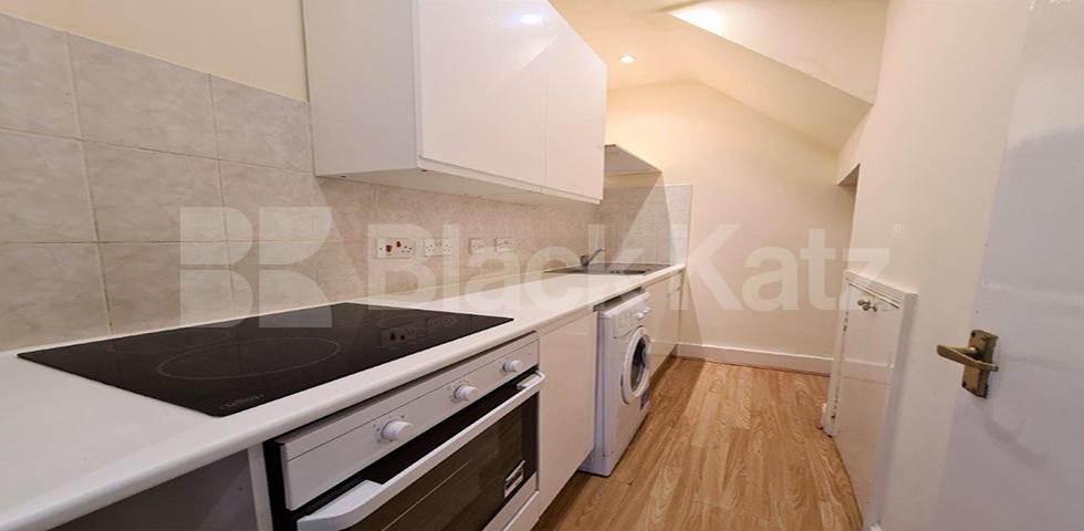 			NEW INSTRUCTION!, 3 Bedroom, 1 bath, 1 reception Mews House			 Criterion Mews, ARCHWAY 