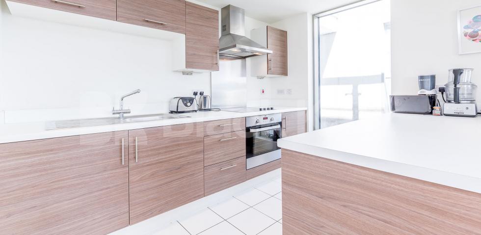 			LUXURY APARTMENT!, 1 Bedroom, 1 bath, 1 reception Flat			 Crane Heights, Waterside way, Tottenham hale