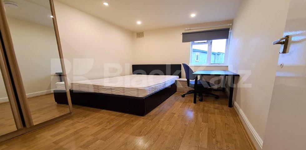 			New Instruction, 3 Bedroom, 2 bath, 1 reception Mews House			 Criterion Mews, ARCHWAY N19