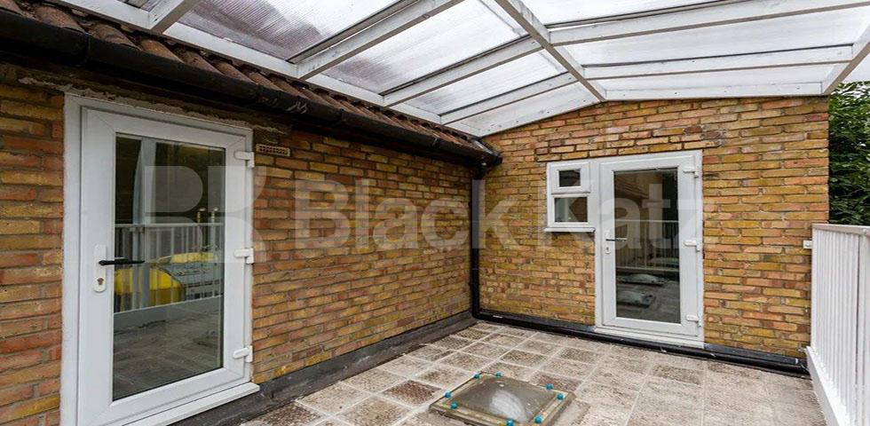 Stunning three bed two bath property set within a private development St Crispins Close, Hampstead