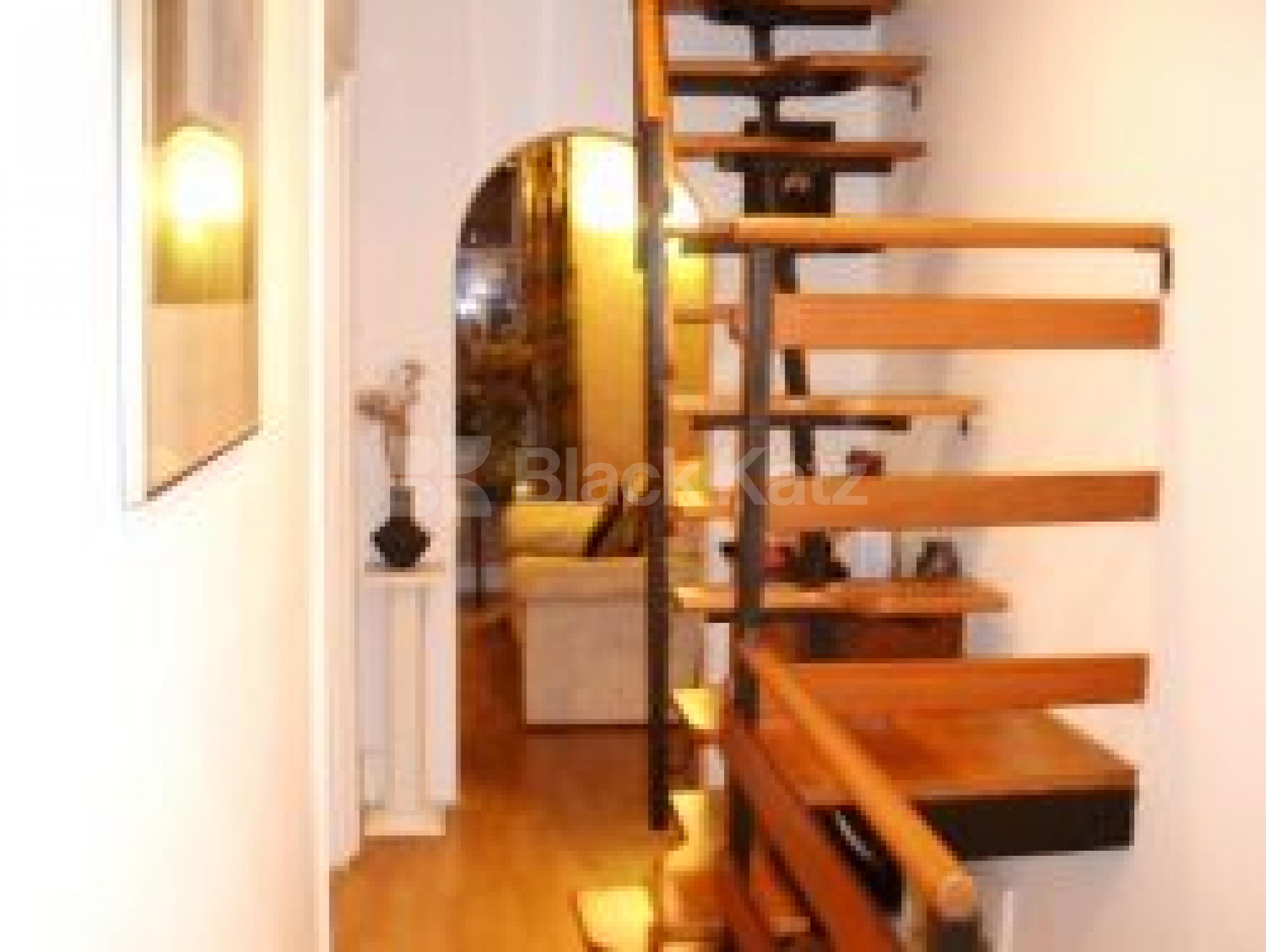 			2 Bedroom, 1 bath, 1 reception Flat			 Crowland Road, SOUTH TOTTENHAM N15 N15