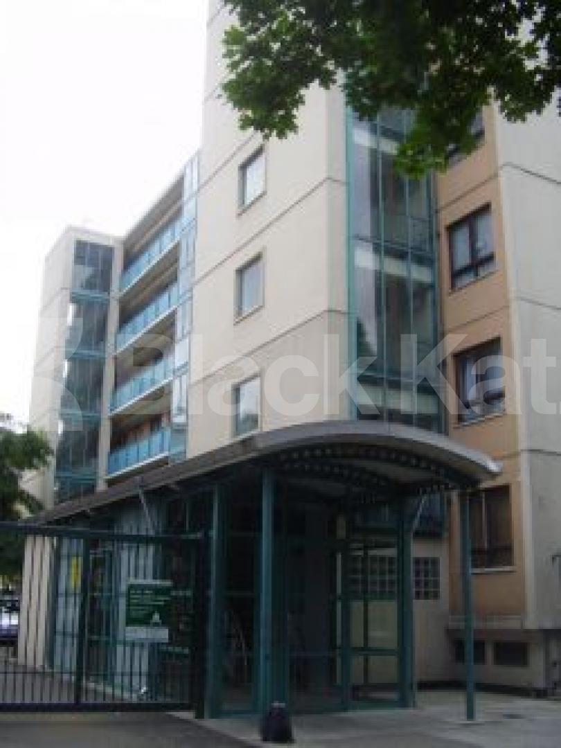 			3 Bedroom, 1 bath, 1 reception Flat			 Cromer Street, KINGS CROSS WC1H
