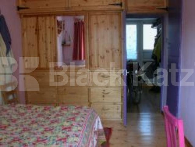 			2 Bedroom, 1 bath, 1 reception Flat			 Wilmer Gardens, ISLINNTON N1