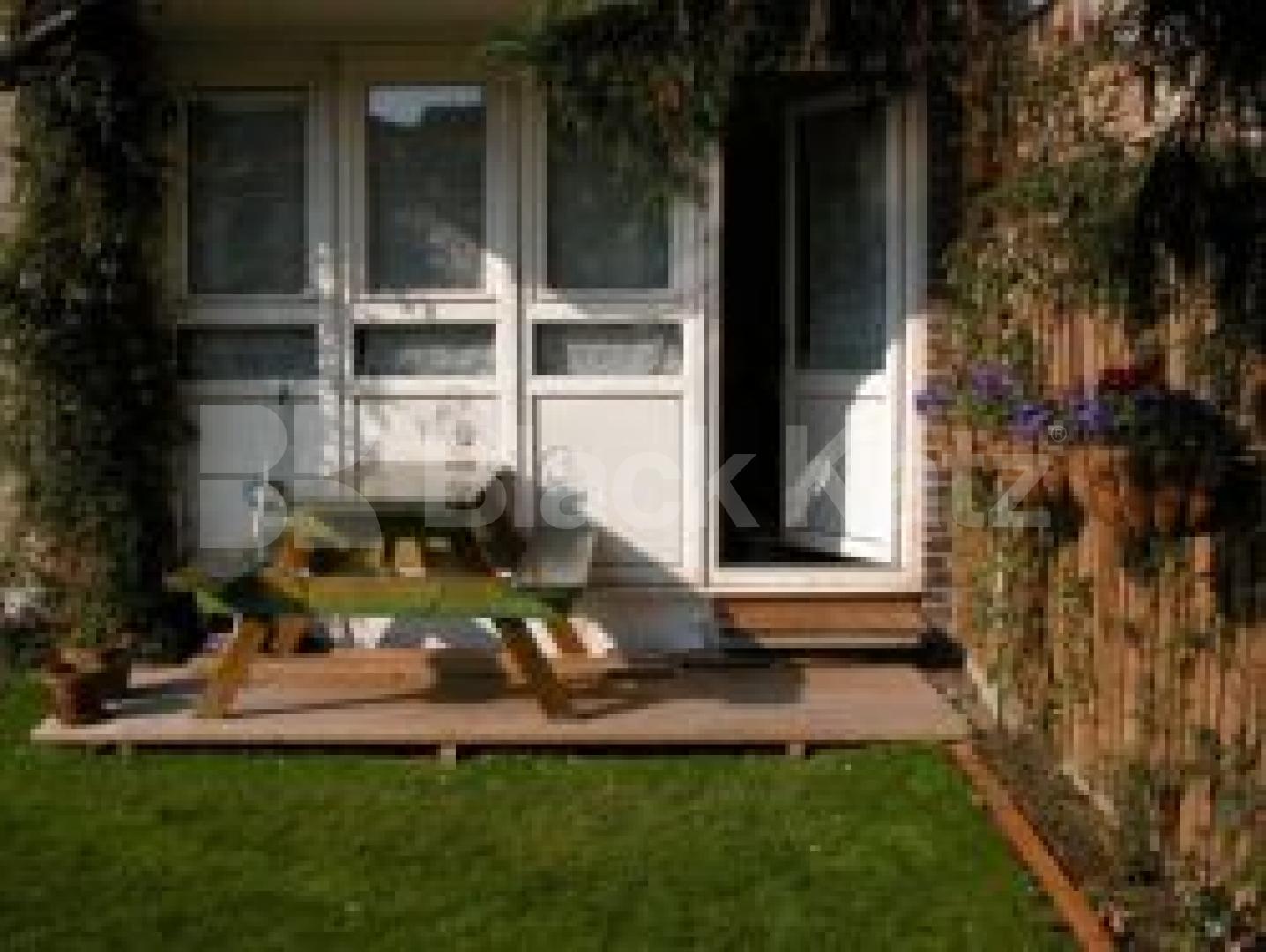 			2 Bedroom, 1 bath, 1 reception Flat			 Wilmer Gardens, ISLINNTON N1