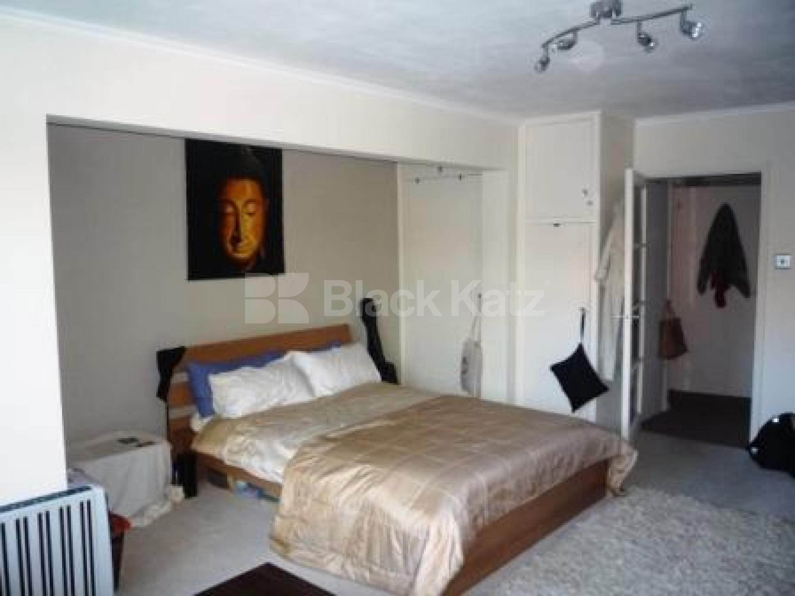 			LET, Studio Apartment, 1 bath, 1 reception Studio			 Crouch End Hill, CROUCH END N8