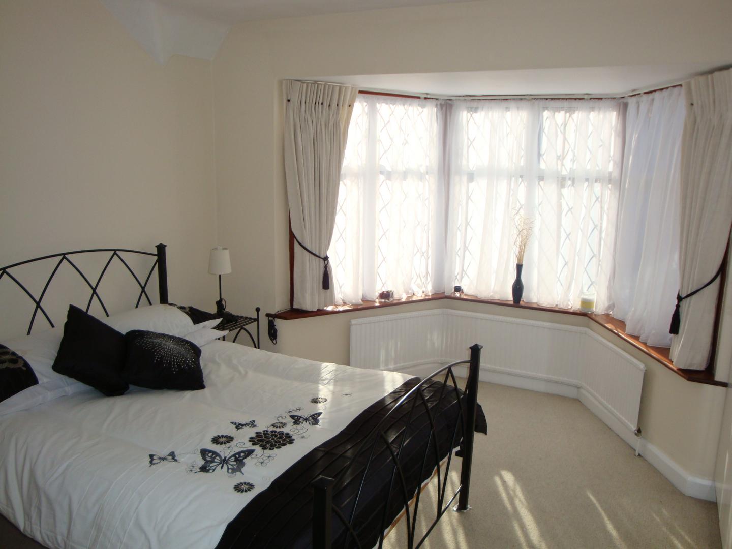 			WHOLE HOUSE & GARDEN NEW INSTRUCTION, 3 Bedroom, 1 bath, 1 reception House			 Cyprus Avenue, FINCHLEY CENTRAL
