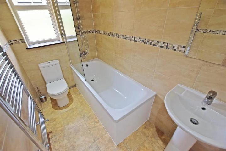 			2 Bedroom, 1 bath, 1 reception Maisonette			 St Davids Close, Wembley