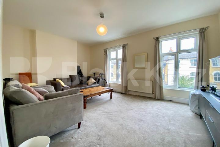 Recently redecorated & boasting size, quality & location  Dalyell Road , Clapham North / Stockwell / Brixton