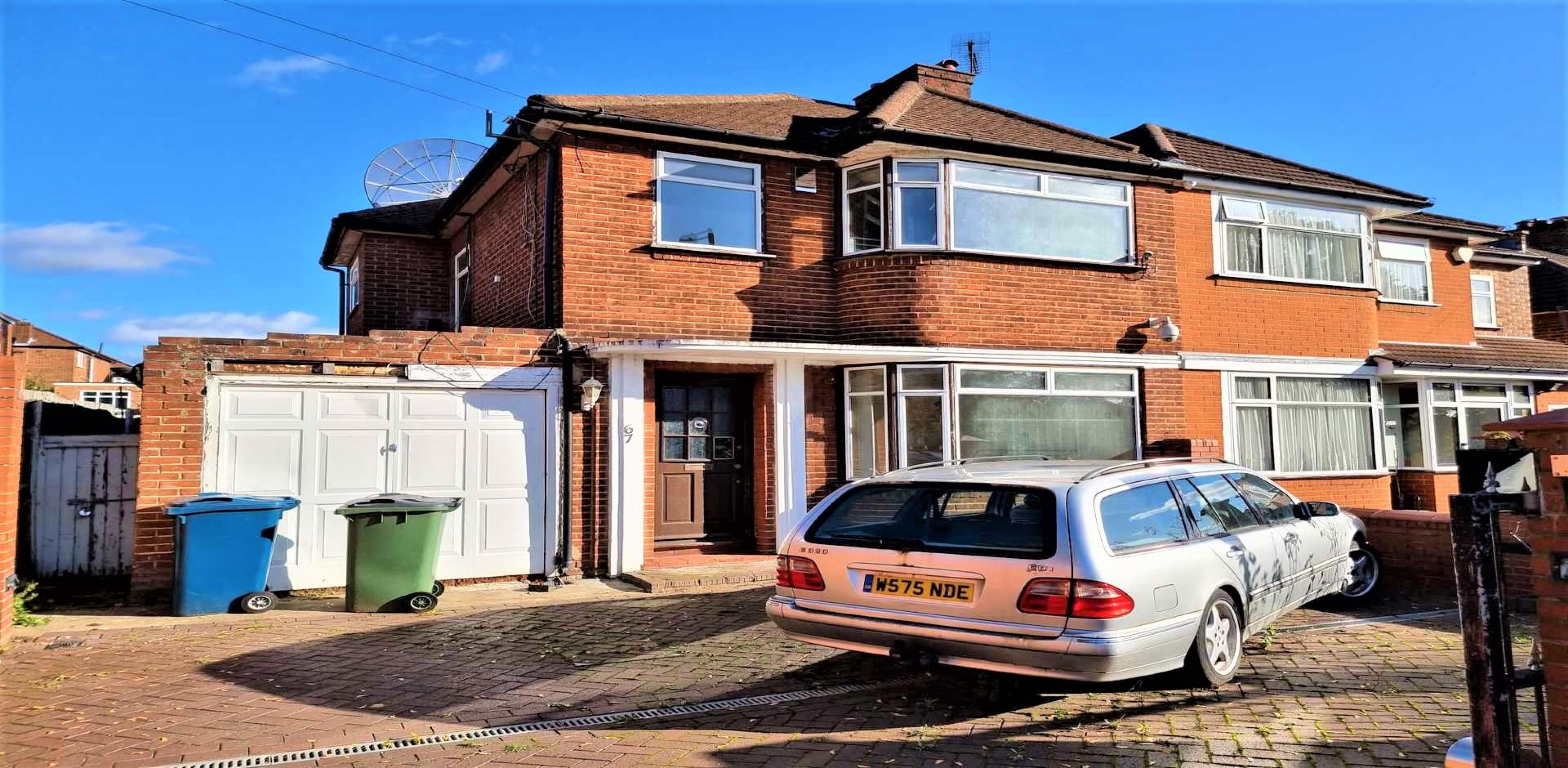 			4 Bedroom, 2 bath, 2 reception Semi-Detached House			 St Andrews Drive, Stanmore HA7