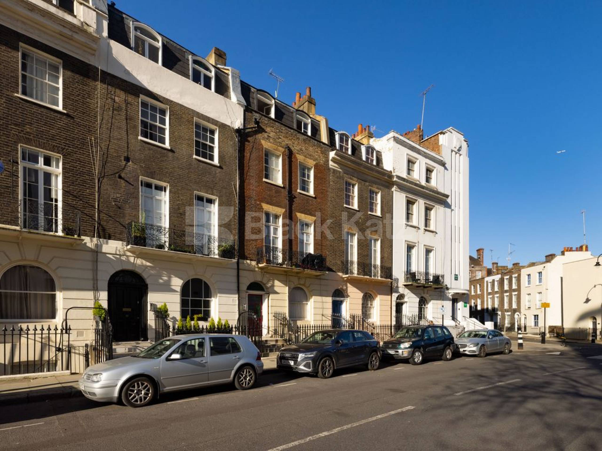 Spacious 4 bed 2 bath set within a period house mins to tube and Regents Park Mornington Crescent, Camden - Regents Park NW1