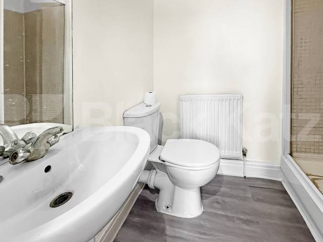 A well-presented self-contained studio apartment available to rent in the sought-after area of Harlesden Gardens, NW10.This bright and spacious studio offers comfortable open-plan living, featuring a modern fitted kitchen and a private bathroom, maki Harlesden Gardens, London, NW10,  London