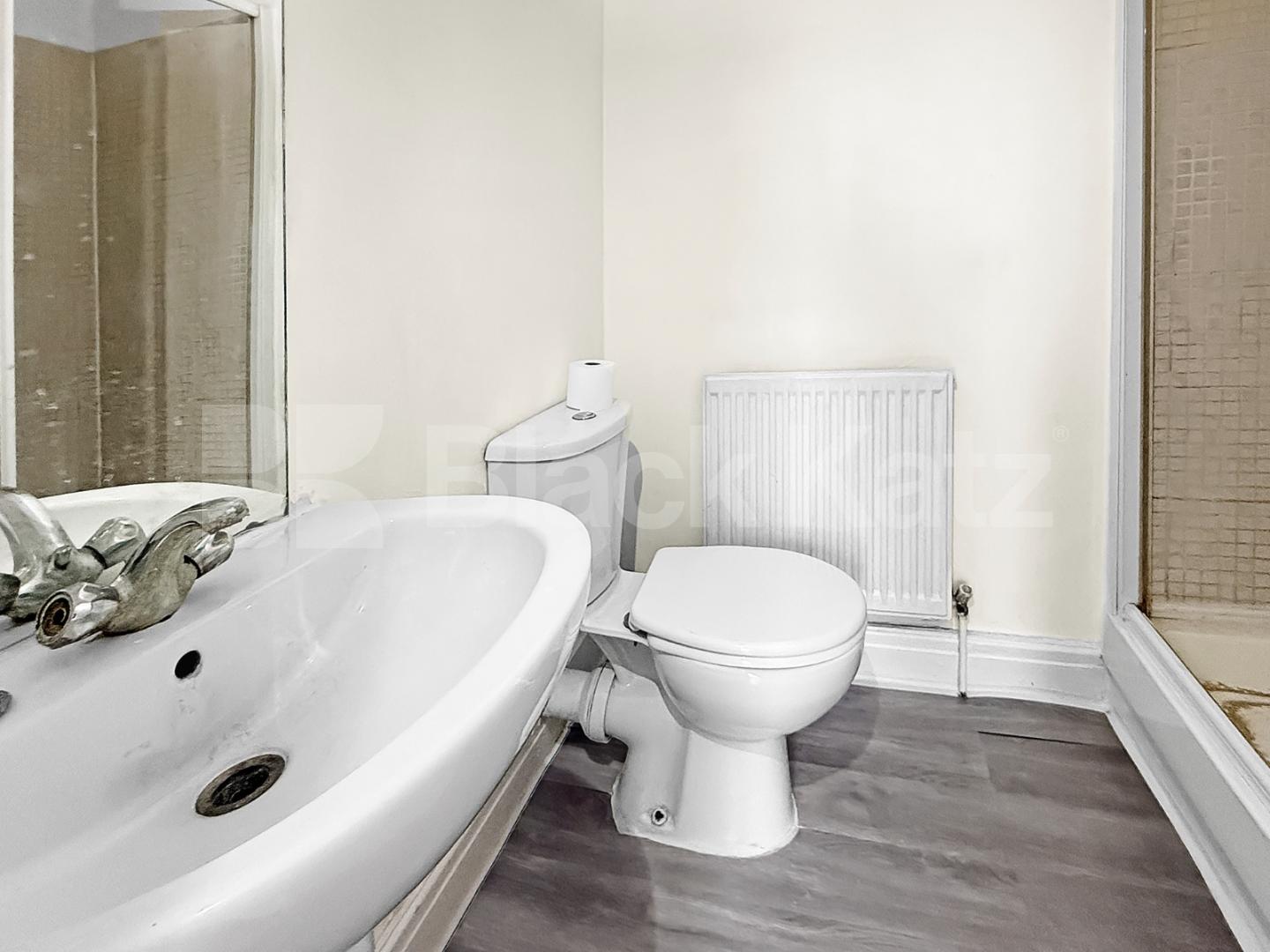 A well-presented self-contained studio apartment available to rent in the sought-after area of Harlesden Gardens, NW10.This bright and spacious studio offers comfortable open-plan living, featuring a modern fitted kitchen and a private bathroom, maki Harlesden Gardens, London, NW10,  London