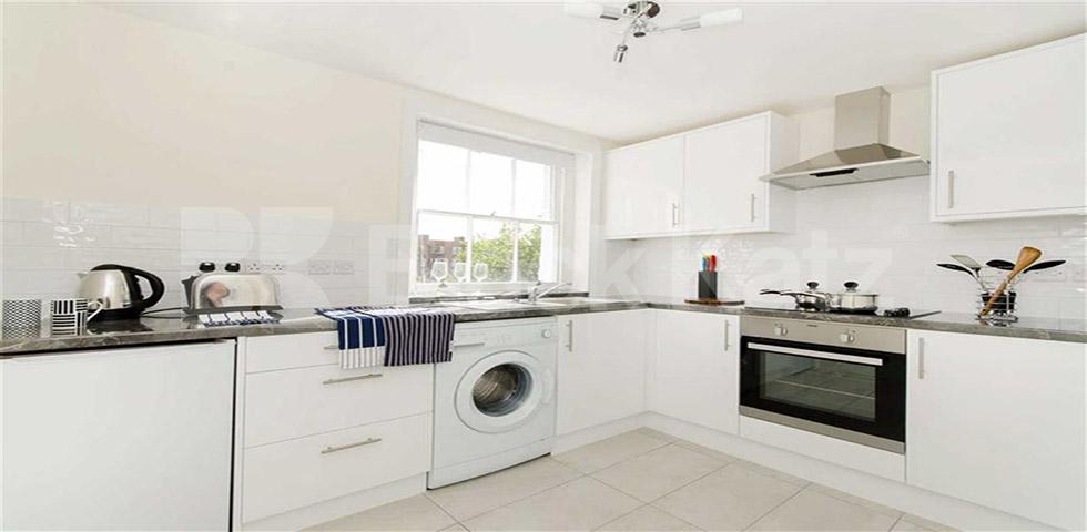 			Inclusive of council tax!, 2 Bedroom, 1 bath, 1 reception Flat			 Finchley Road, ST JOHNS WOOD