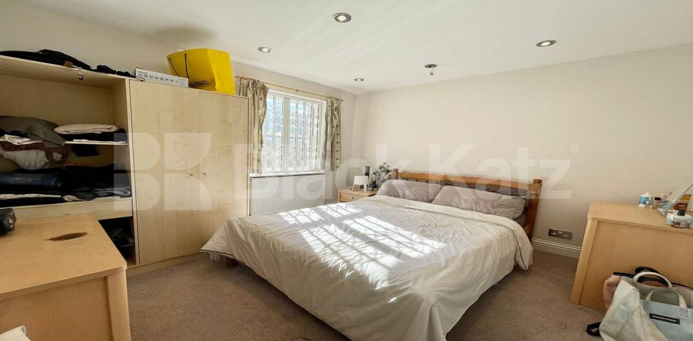 Superbly located ground floor private development The Aspect, Deverell Street , London Bridge/ Borough 