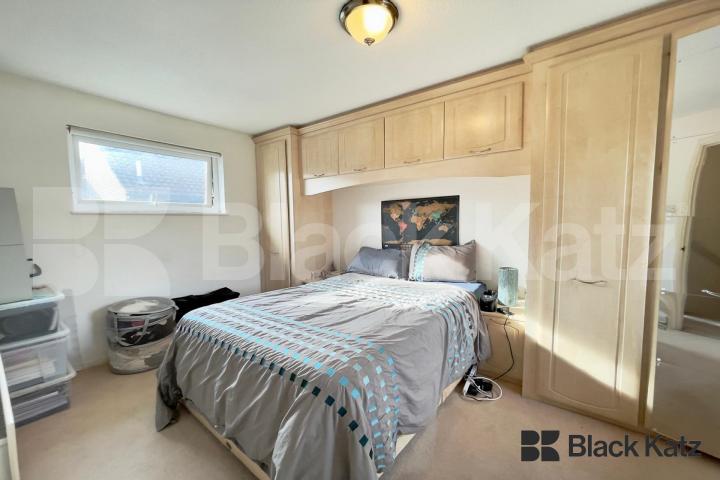 Well presented Mid-Century House with beautiful south facing garden Abbey Gardens, Bermondsey