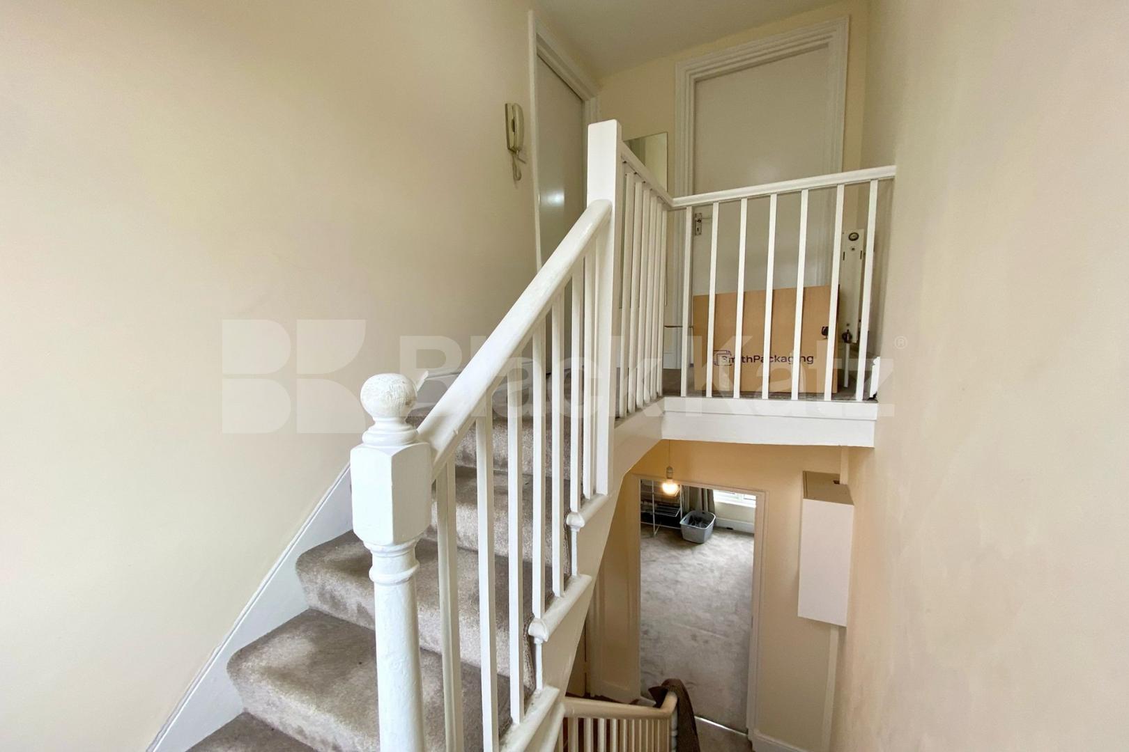 Recently redecorated & boasting size, quality & location  Dalyell Road , Clapham North / Stockwell / Brixton