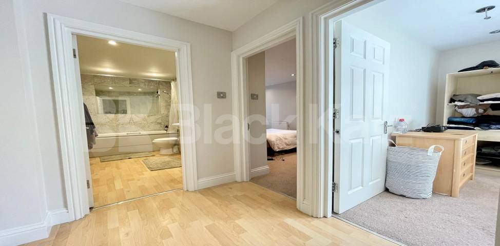 Superbly located ground floor private development The Aspect, Deverell Street , London Bridge/ Borough 