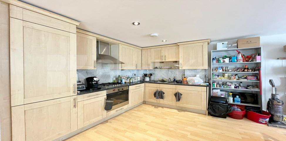 Superbly located ground floor private development The Aspect, Deverell Street , London Bridge/ Borough 