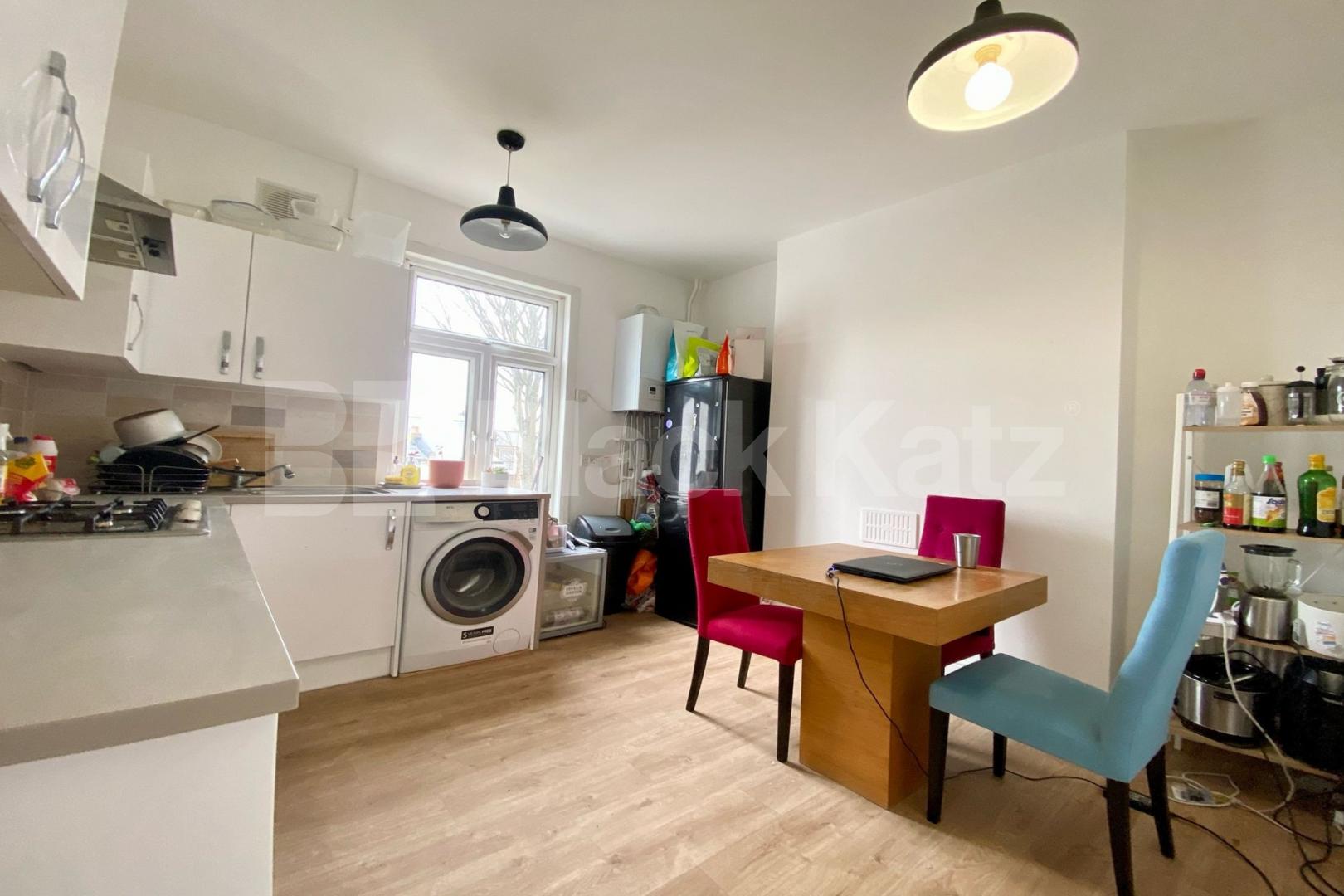 Recently redecorated & boasting size, quality & location  Dalyell Road , Clapham North / Stockwell / Brixton