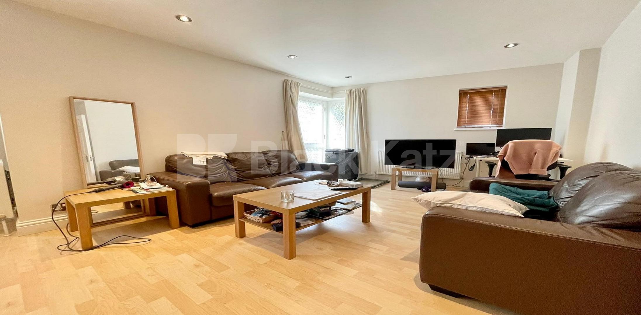 Superbly located ground floor private development The Aspect, Deverell Street , London Bridge/ Borough 