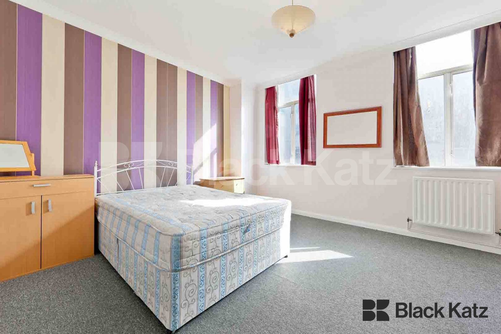 Superbly Located period conversion with roof terrace Borough High Street, Borough