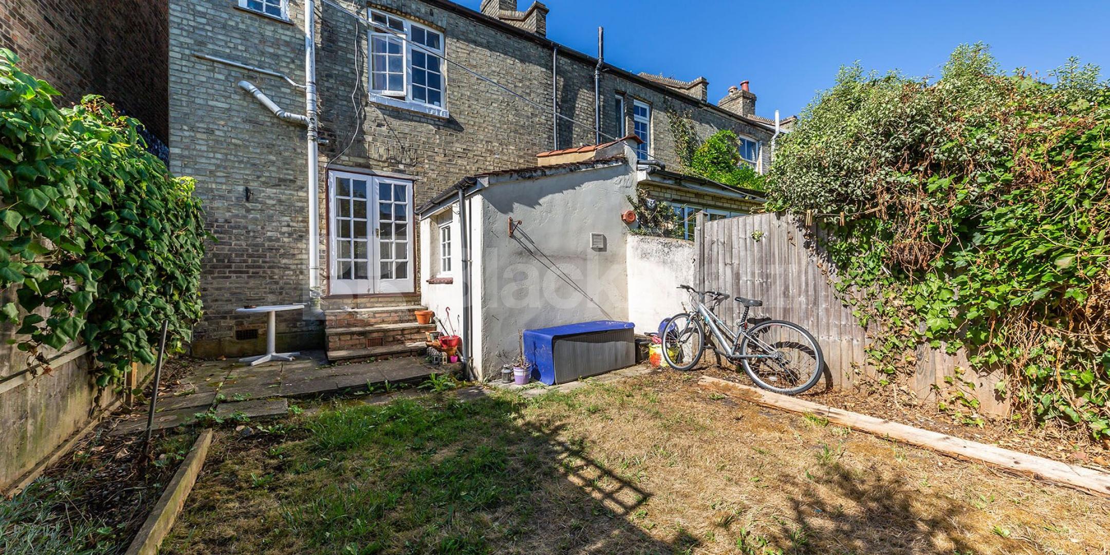 			WHOLE HOUSE!, 3 Bedroom, 1 bath, 1 reception House			 Trinity Road, East Finchley