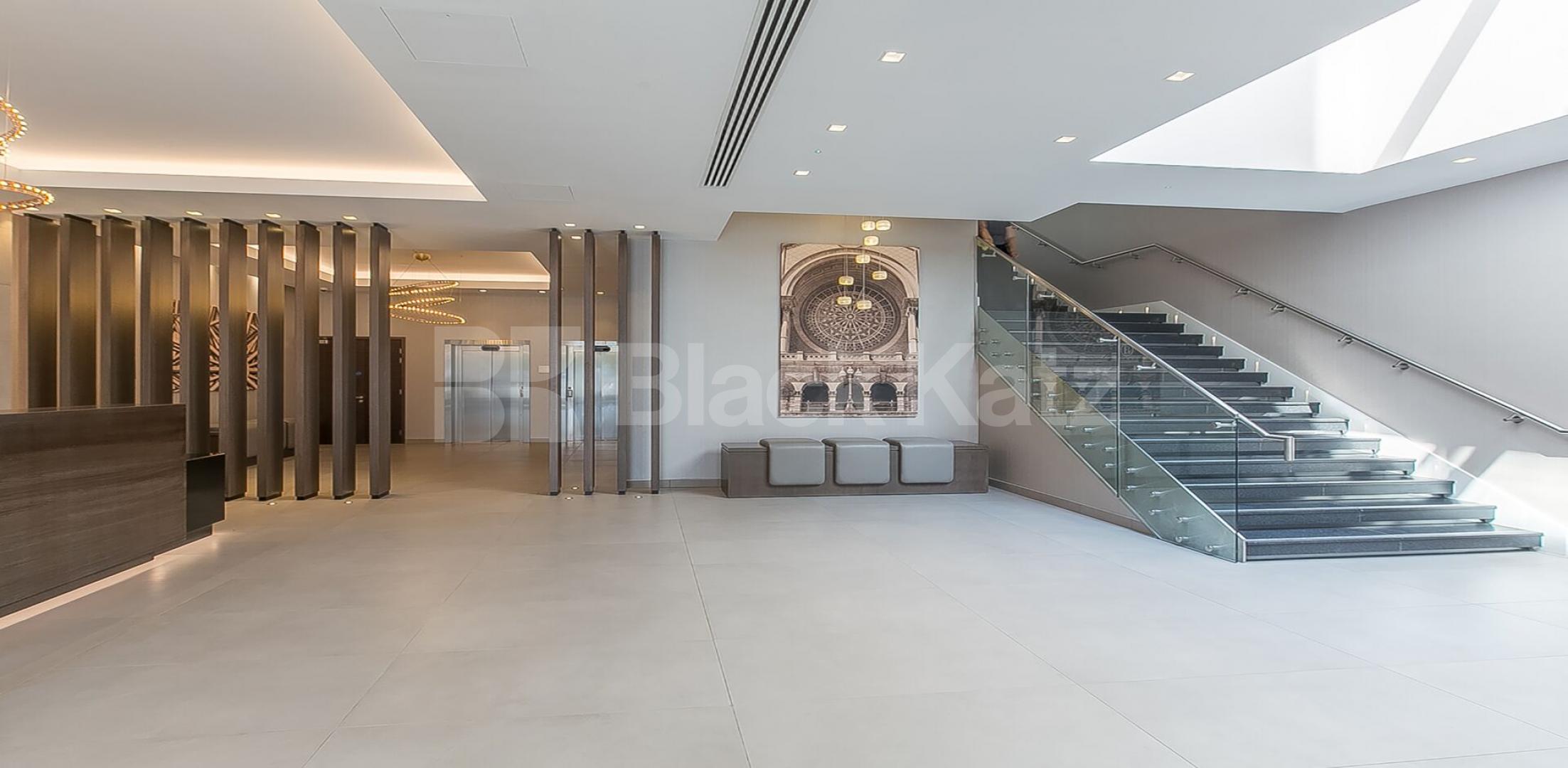 			New Instruction! Private balcony! , 2 Bedroom, 1 bath, 1 reception Apartment			 Smithfield Square , Crouch End / Hornsey