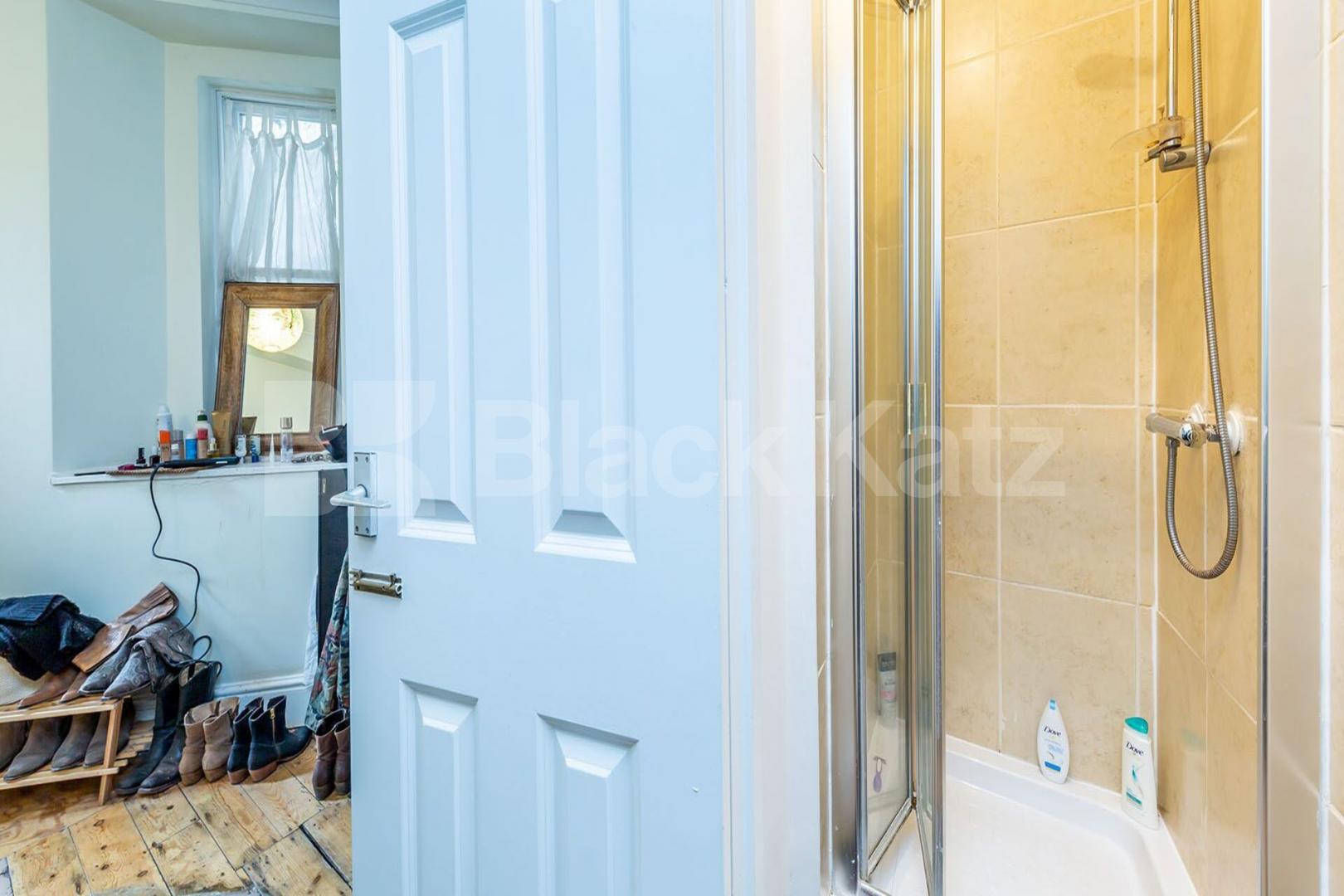 Located within a mansion block close to Highgate Village Hornsey Lane, Highgate