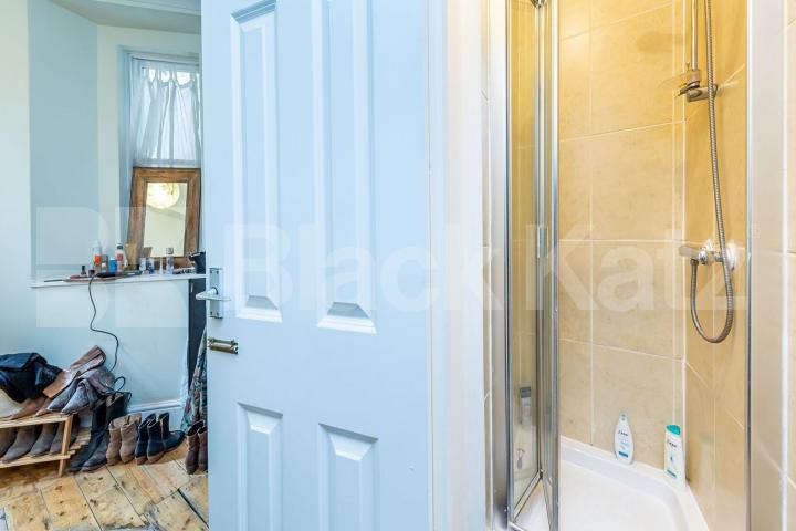 Located within a mansion block close to Highgate Village Hornsey Lane, Highgate