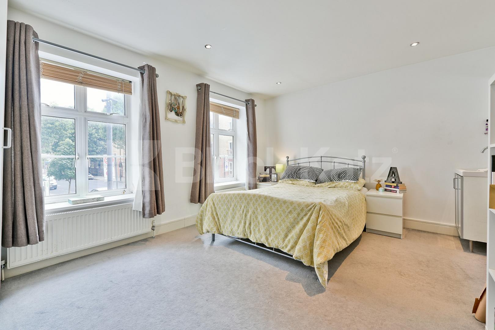 Just off Bermondsey Street, two bathroomed & roof terrace  Decima Street , London Bridge 