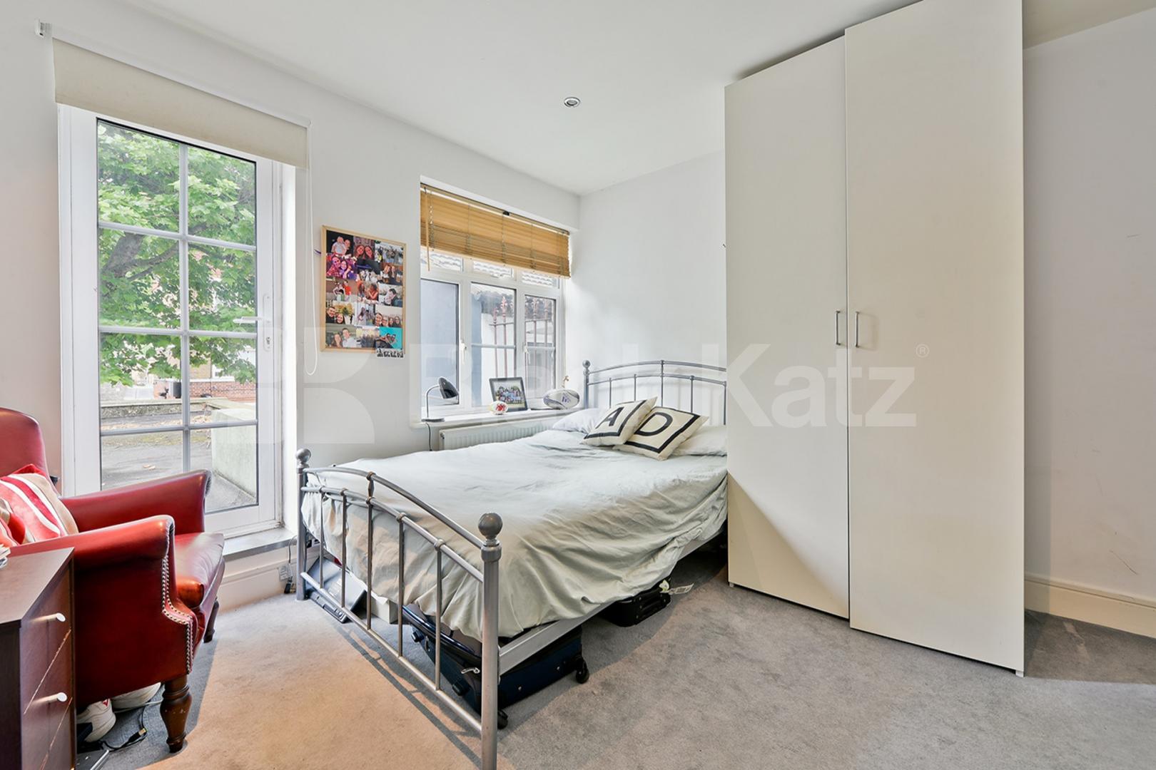 Just off Bermondsey Street, two bathroomed & roof terrace  Decima Street , London Bridge 