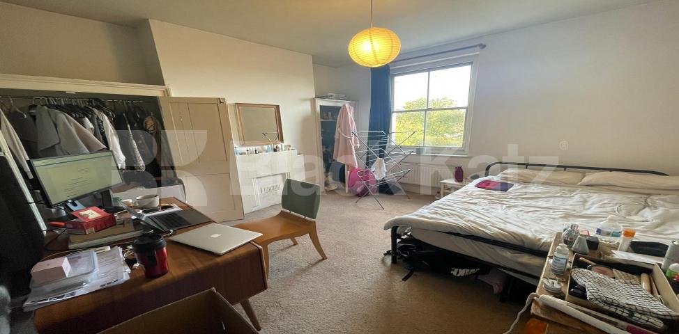 			LET , 3 Bedroom, 1 bath, 1 reception Apartment			 Trafalgar Avenue, Elephant and Castle / Peckham 