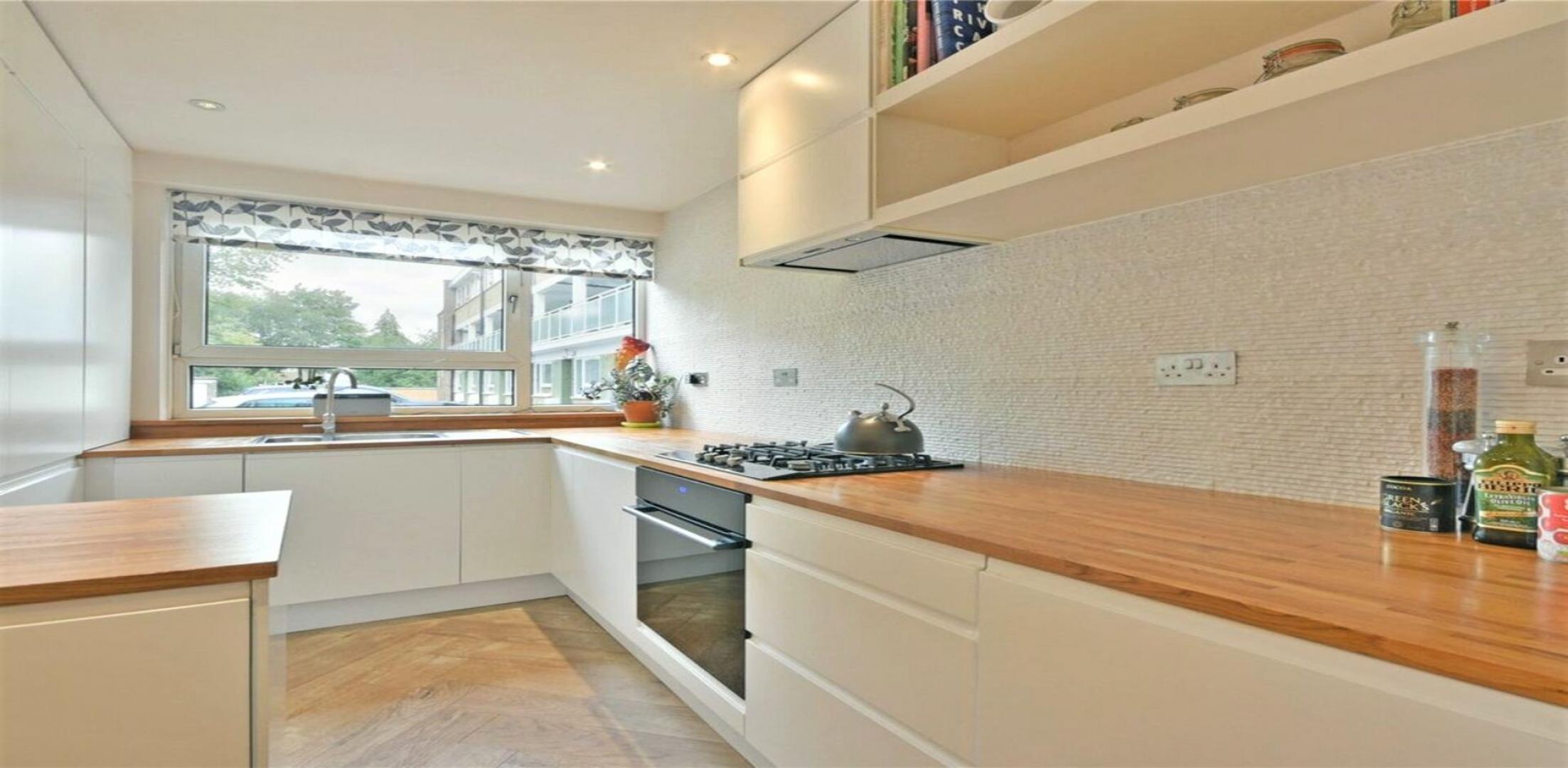 			2 Bedroom, 1 bath, 1 reception Flat			 Willesden Lane, Willesden Green