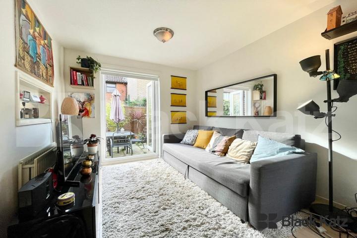 Well presented Mid-Century House with beautiful south facing garden Abbey Gardens, Bermondsey