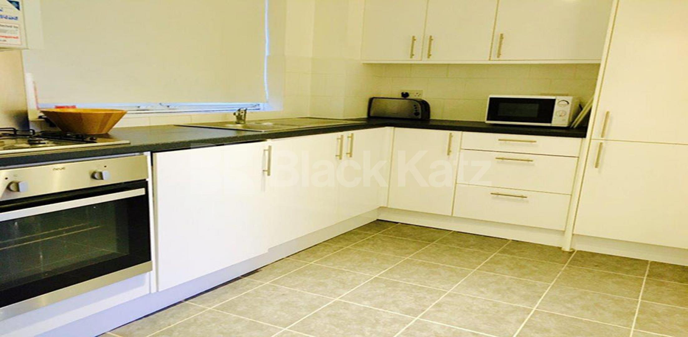 			NEW INSTRUCTION, 2 Bedroom, 1 bath, 1 reception Apartment			 Deeley Road, Vauxhall