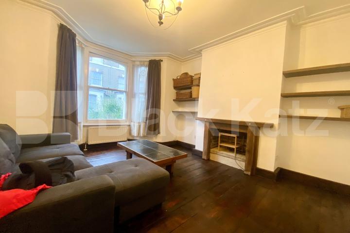 Larger than average ground floor Georgian Conversion Darwin Street, London Bridge