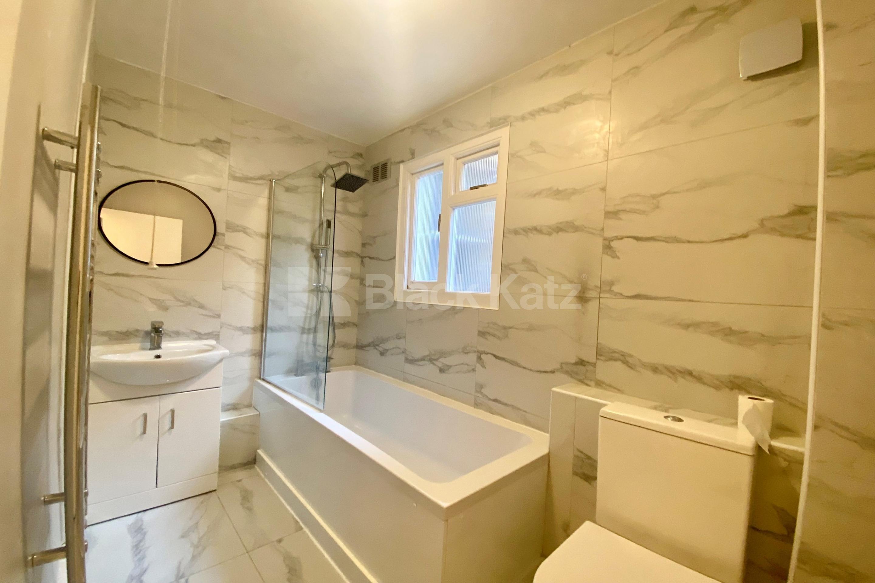 Larger than average ground floor Georgian Conversion Darwin Street, London Bridge SE17