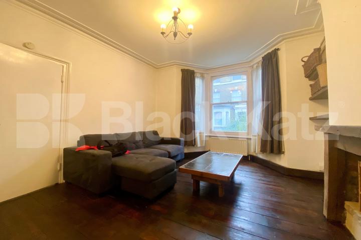 Larger than average ground floor Georgian Conversion Darwin Street, London Bridge