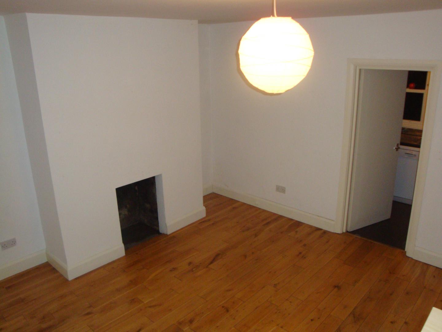 			UNFURNISHED GARDEN APARTMENT, 3 Bedroom, 1 bath, 1 reception Flat			 Dennington Park Road, WEST HAMPSTEAD